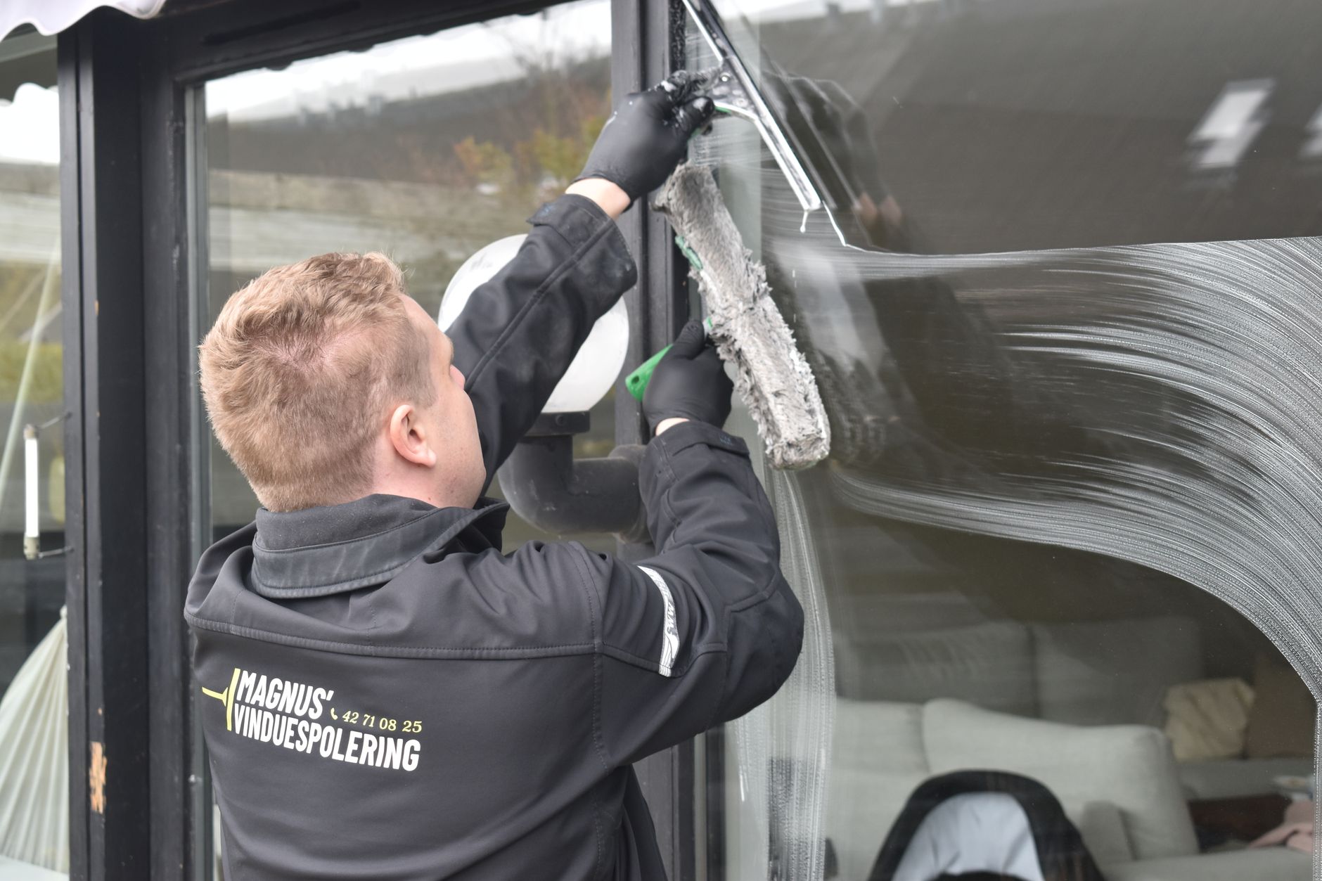 Screen & Track Clean – New Braunfels